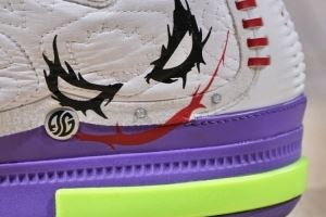 球鞋记者：戈登今日上脚JOKER 1 PE 其上印有他的个人Logo